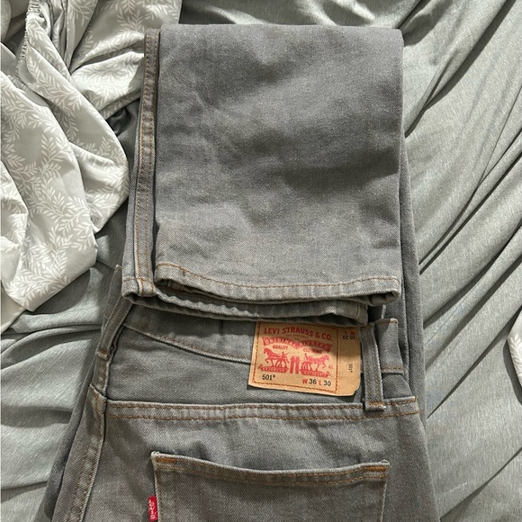 Levi's Gray Denim Jeans with Tan Label - Picture 12 of 15
